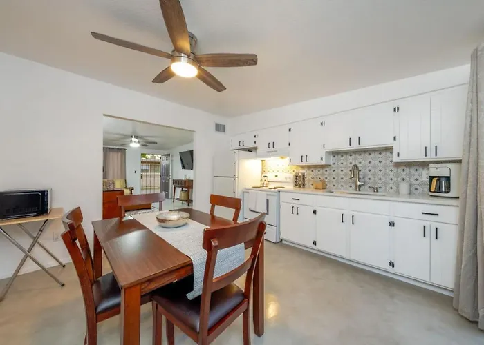 Cozy, 2 Bedroom 1 Ba, Remodeled, Central, Spotless *