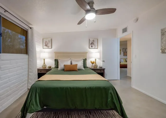 Cozy, 2 Bedroom 1 Ba, Remodeled, Central, Spotless Tucson
