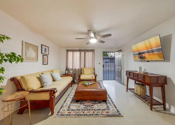 Cozy, 2 Bedroom 1 Ba, Remodeled, Central, Spotless Apartment Tucson