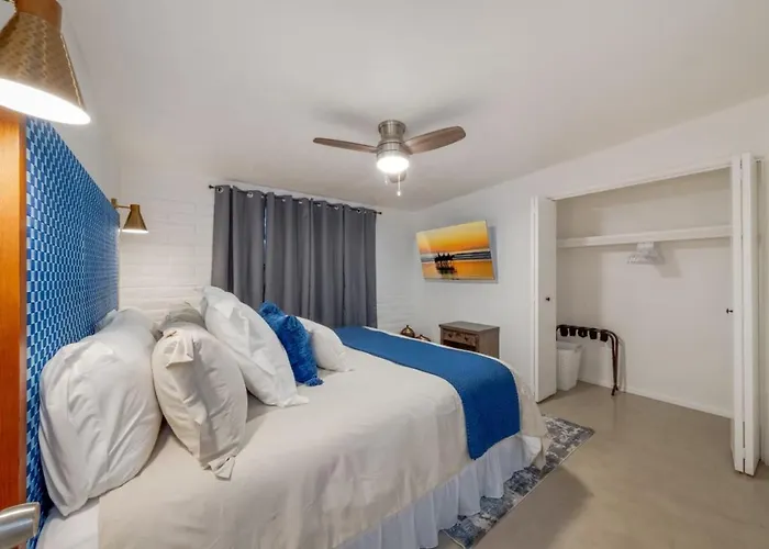 Cozy, 2 Bedroom 1 Ba, Remodeled, Central, Spotless