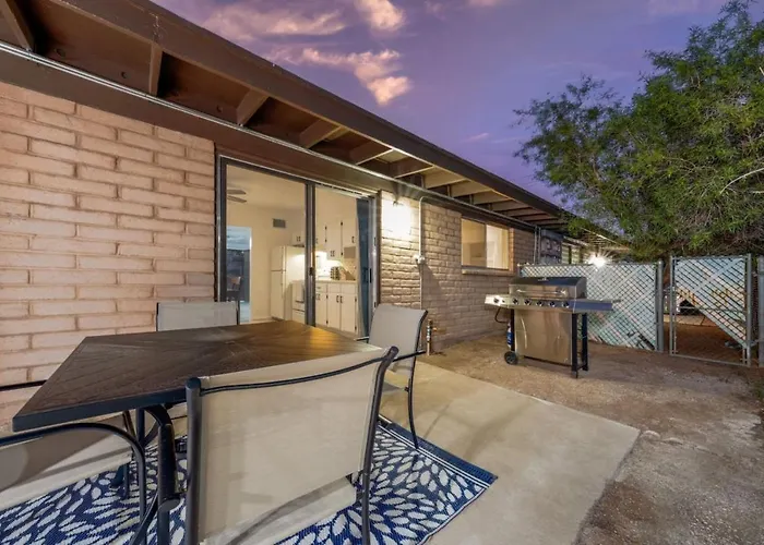 Cozy, 2 Bedroom 1 Ba, Remodeled, Central, Spotless Tucson